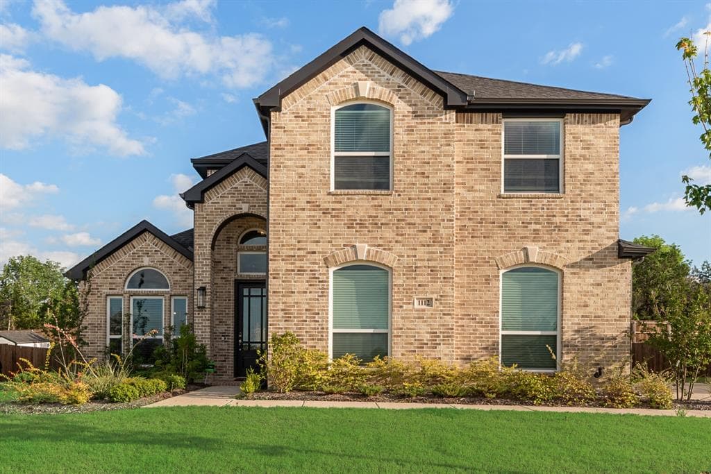 1112 E Hidden Lakes Dr