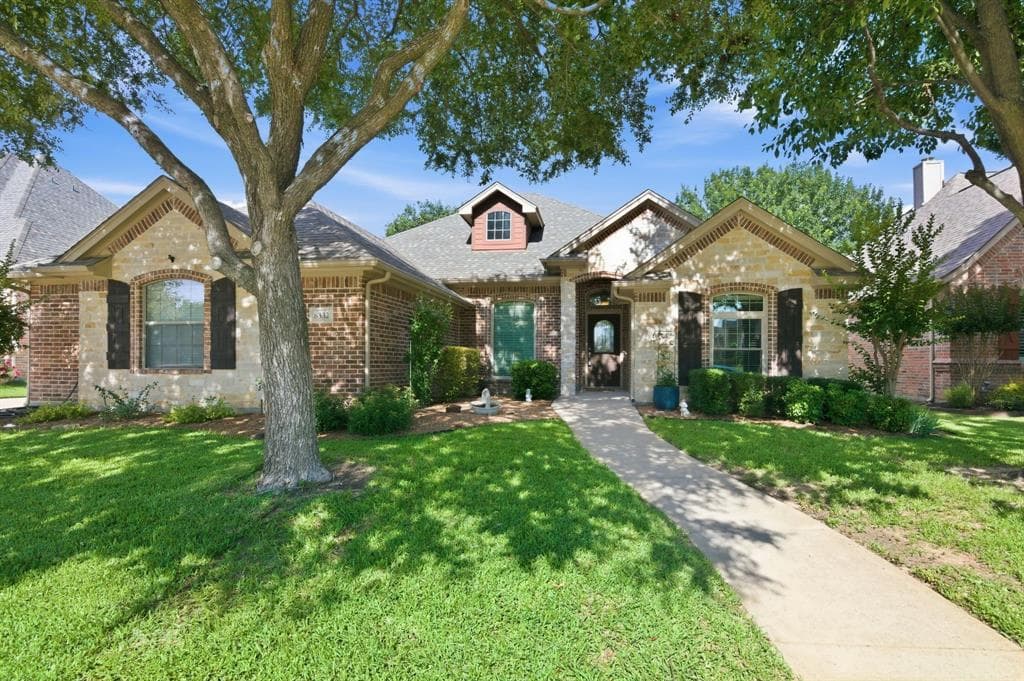 8332 Valley Oaks Dr