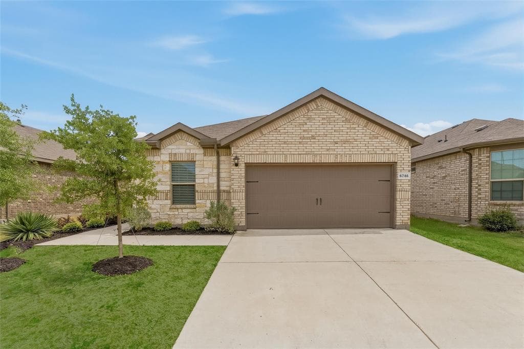 9749 Serviceberry Ln