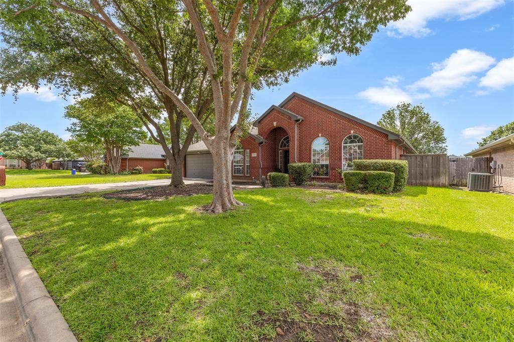 1520 Hampton Dr