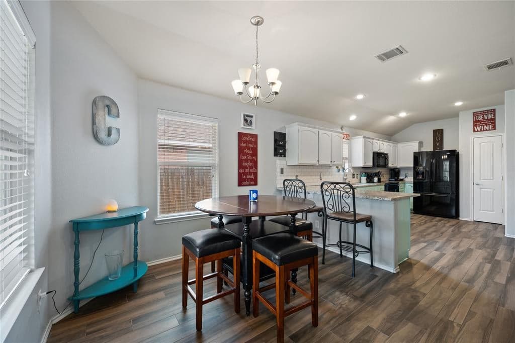 3621 Wolf Creek Ln
