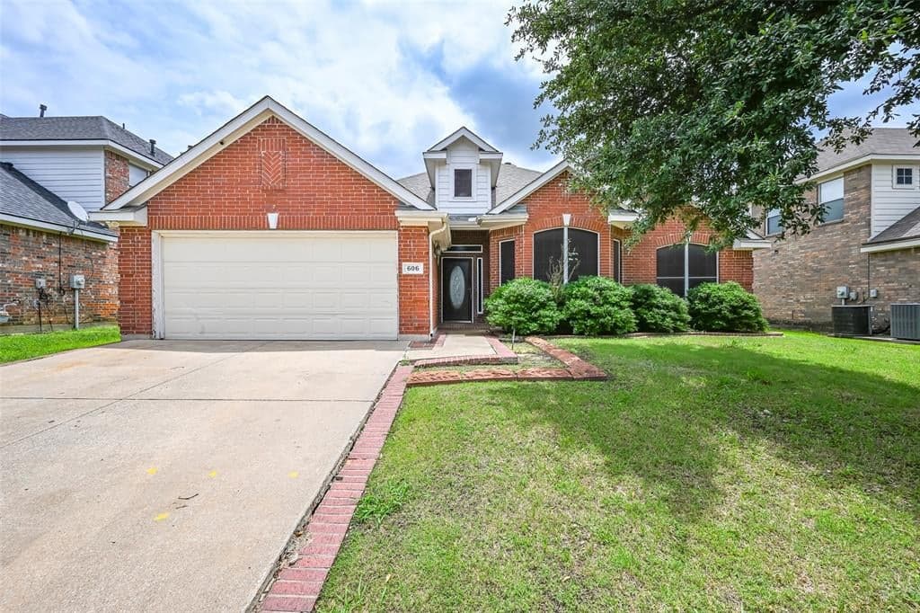 606 Primavera Dr