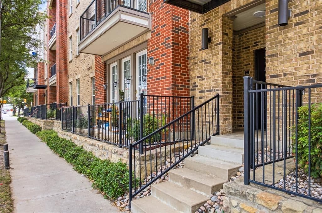 950 Henderson St Apt 1210