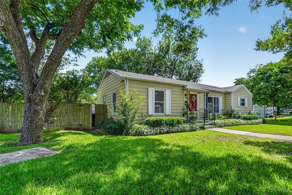 712 Edgefield Dr