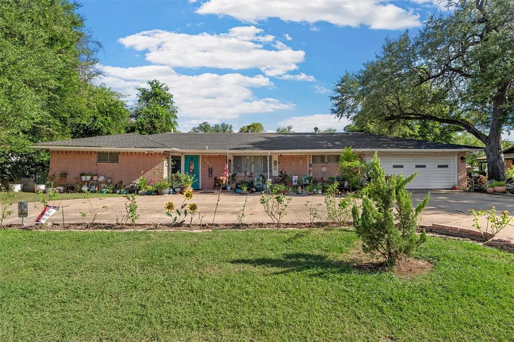 204 Oakland Pl