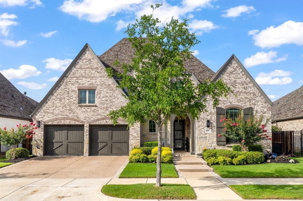 1702 Sycamore Peak Trl