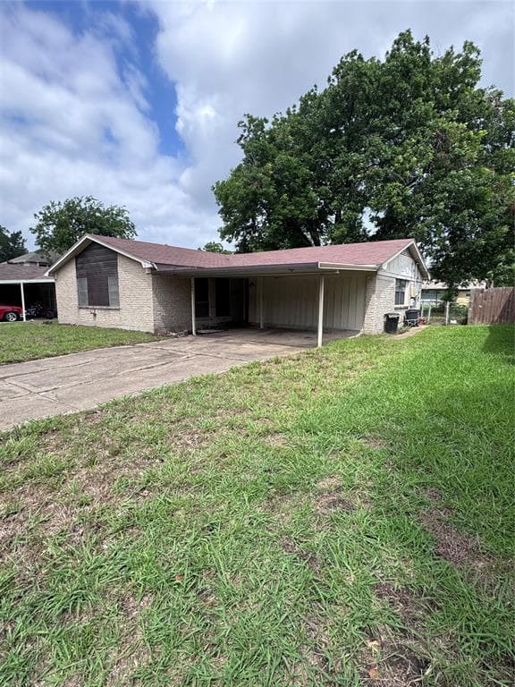 3241 Santiago Dr