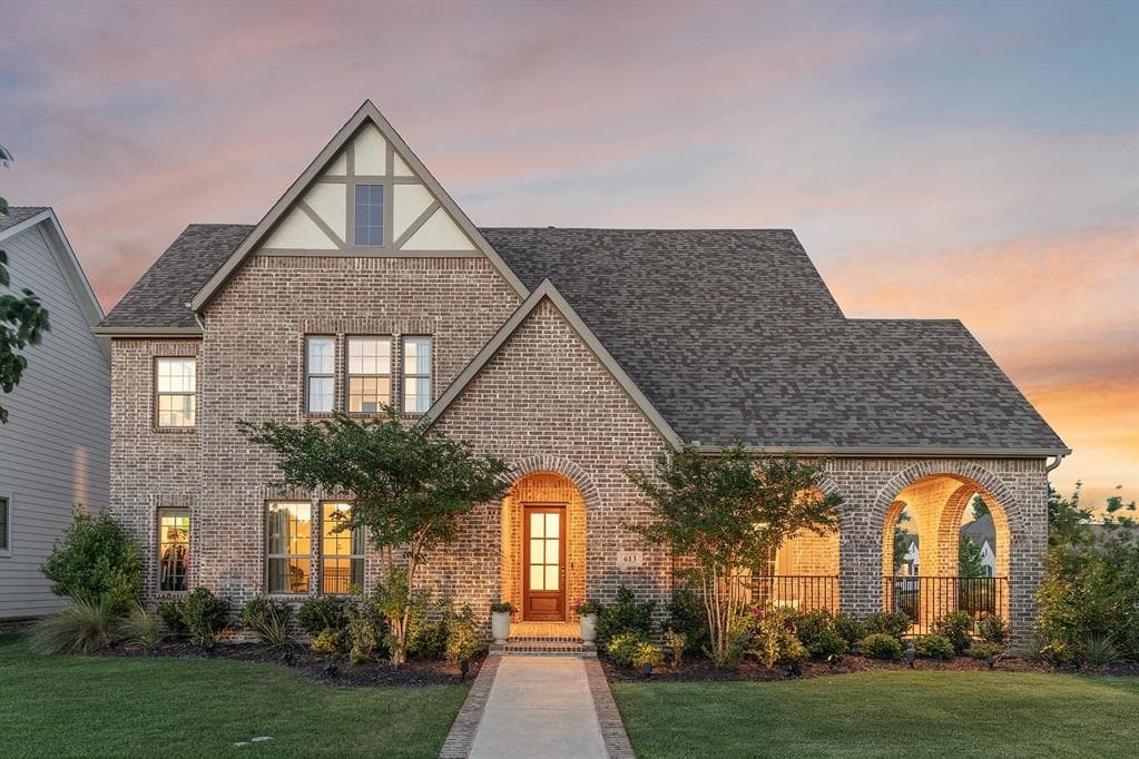 613 N Pecan Pkwy