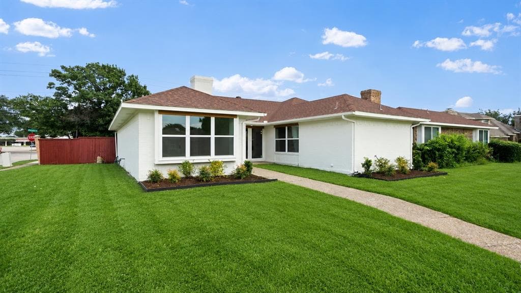 3002 University Dr
