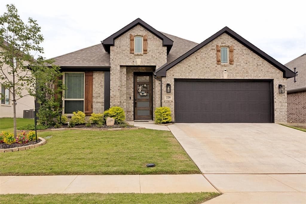 228 Shawnee Trl