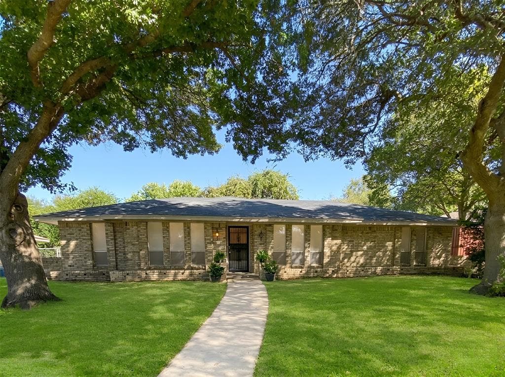 1039 Oak Meadow Ln