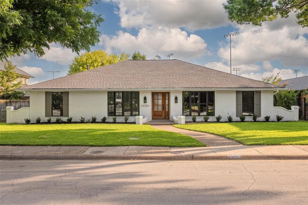 10201 Royal Highlands Dr