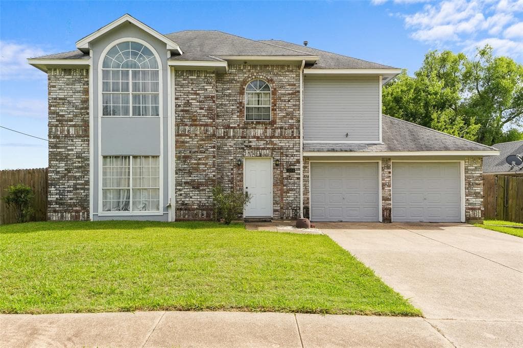 1004 Creekside Dr