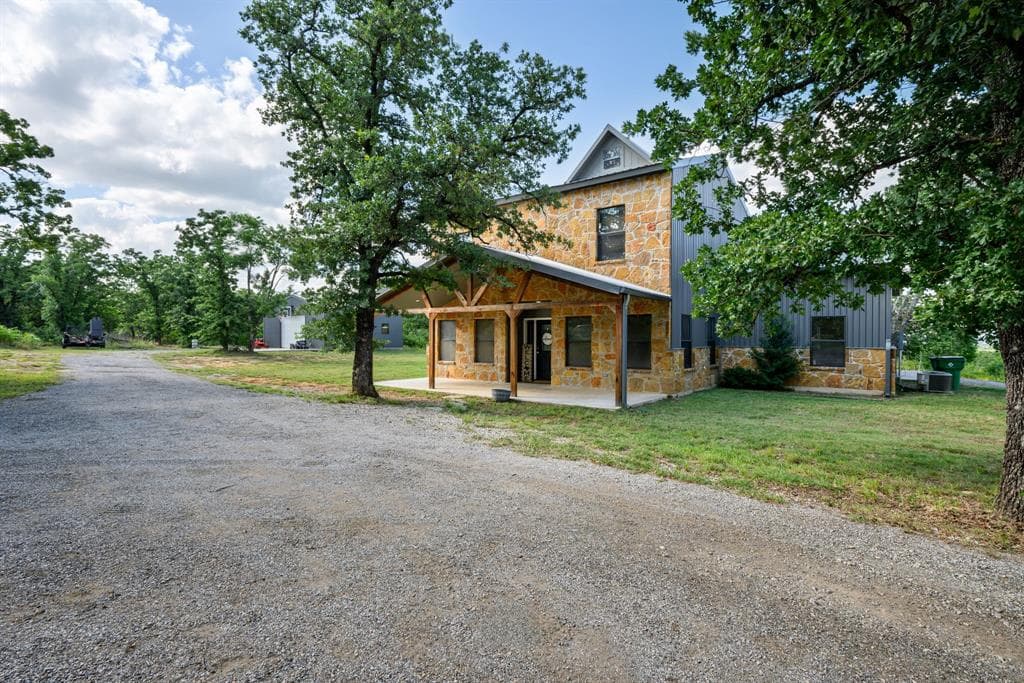 146 Julie Dr