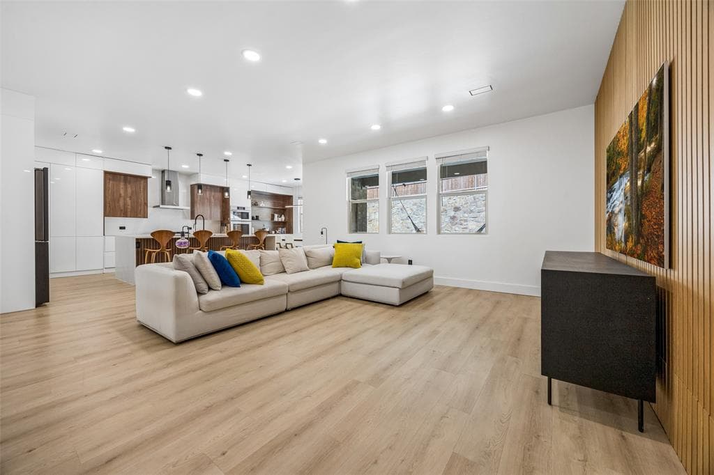 Gallery image 4