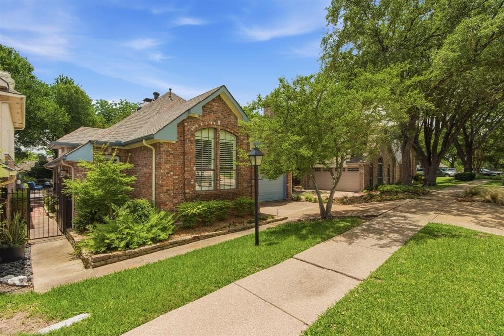 2614 Rockport Cir