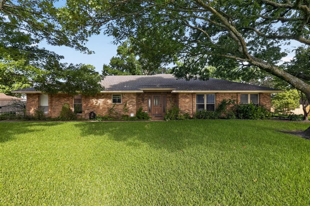 7107 Hunt Ln