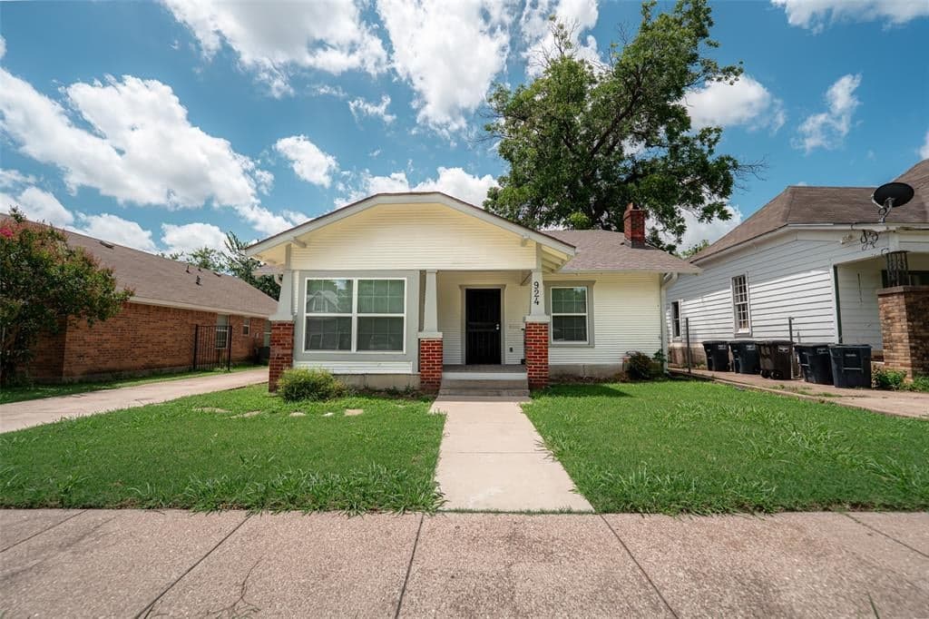 924 E Leuda St