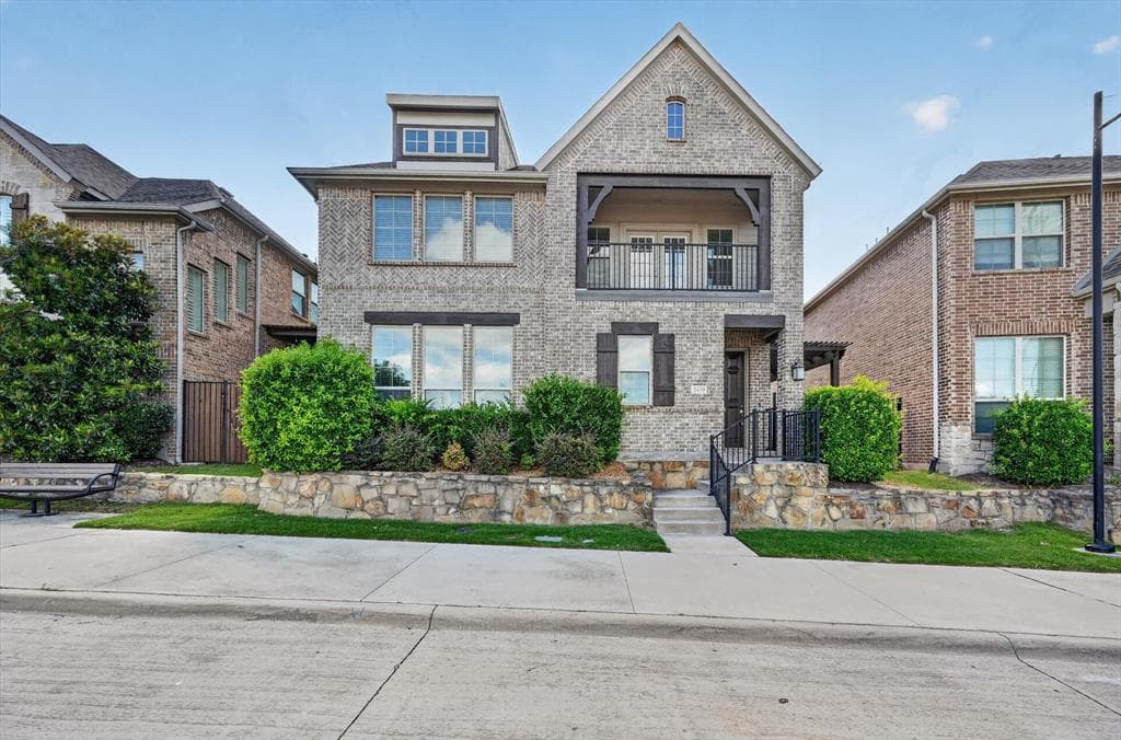 2439 Southgate Dr