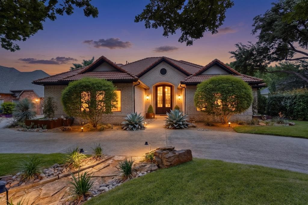 6605 Castle Pines Dr