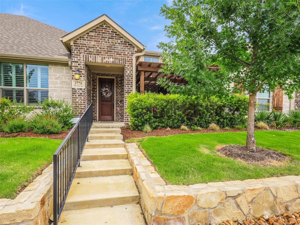 3770 White Clover Ln