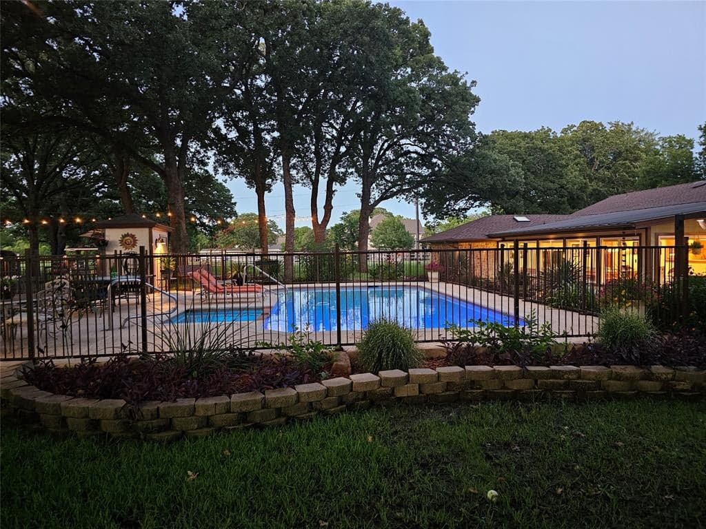 2311 Chaparral Trl