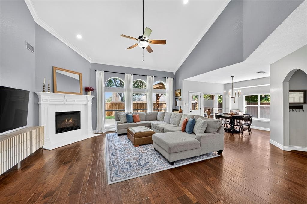 1707 Crown Point Rd