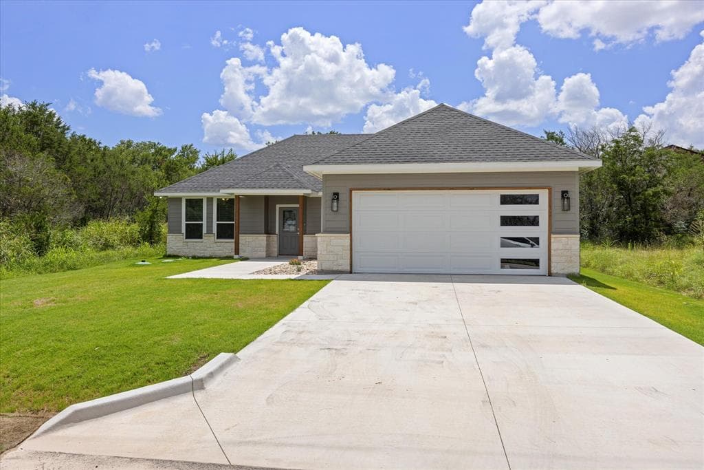 2414 Forest Hill Ln