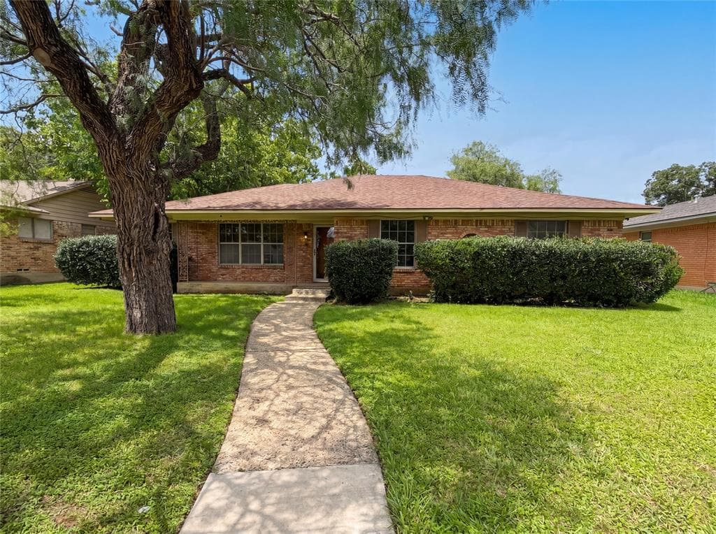 3327 Portlock Dr