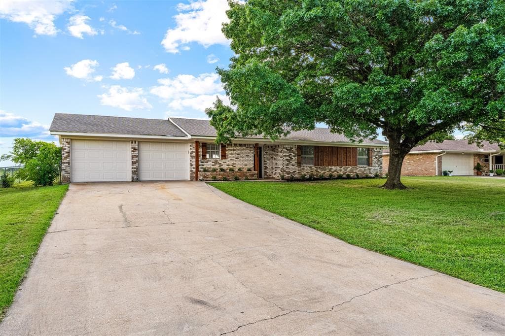 211 Cindy Ann St
