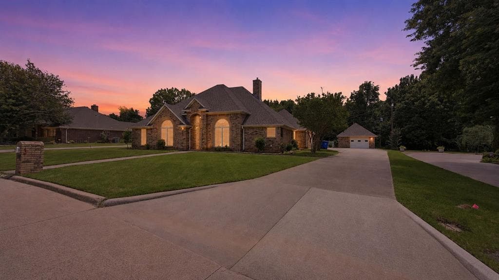 2412 Jolinda Ln