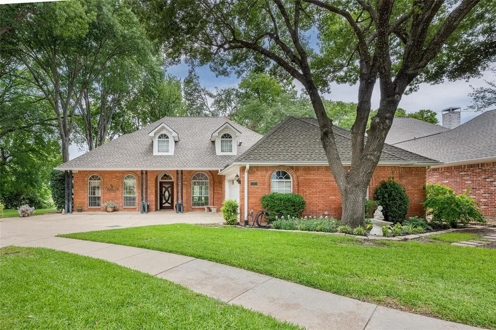6114 Firecrest Dr