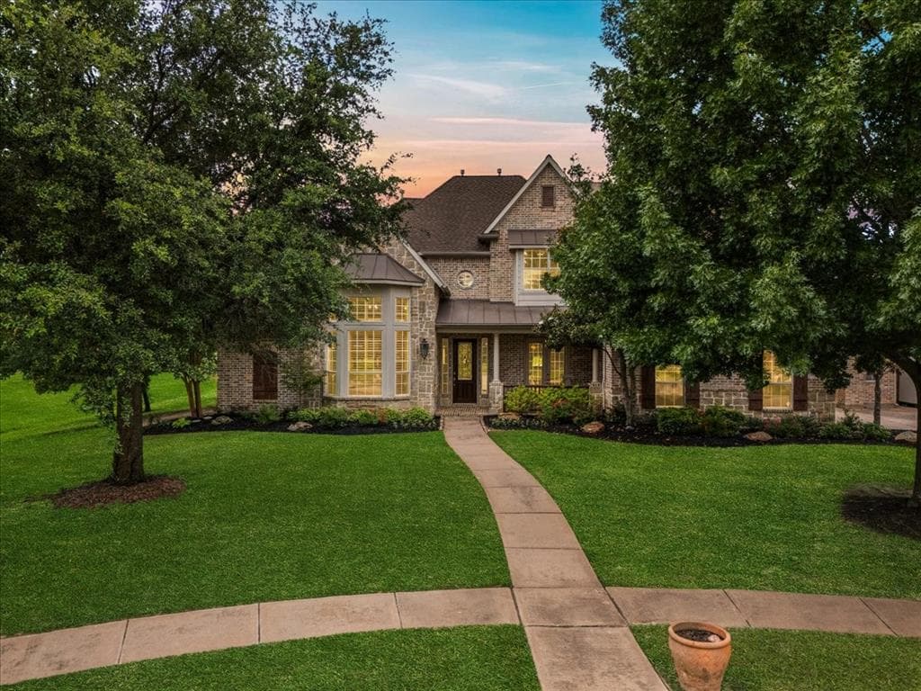 704 Landsbury Ct
