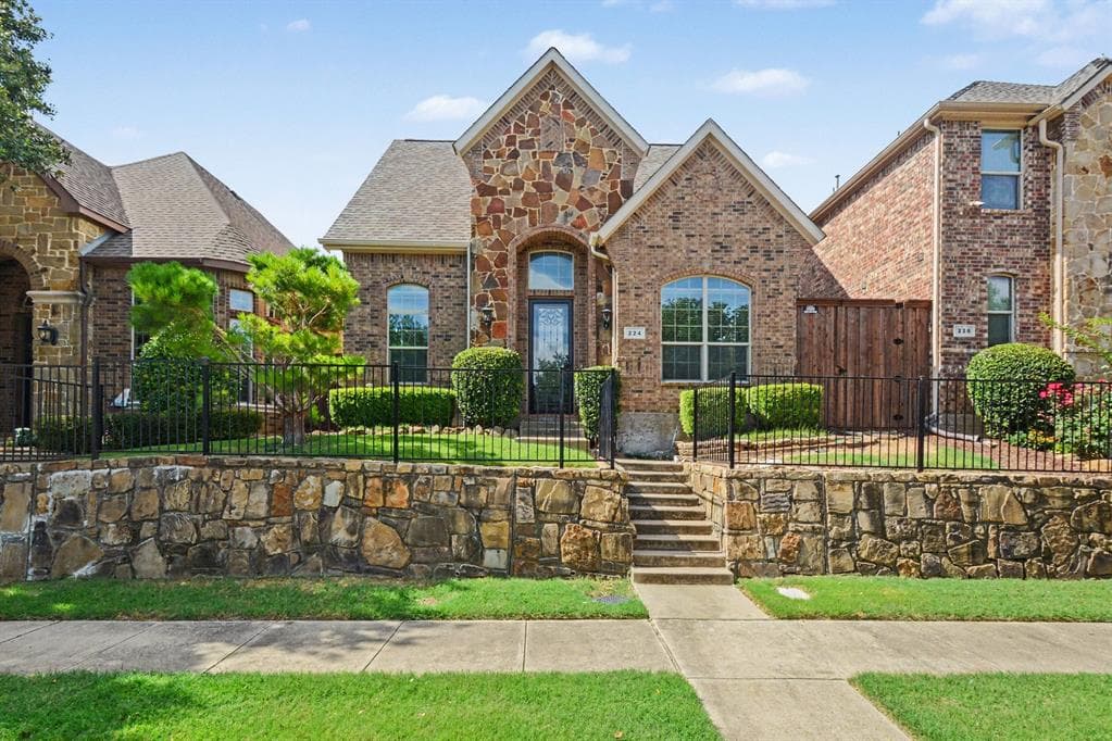 224 Carrington Ln
