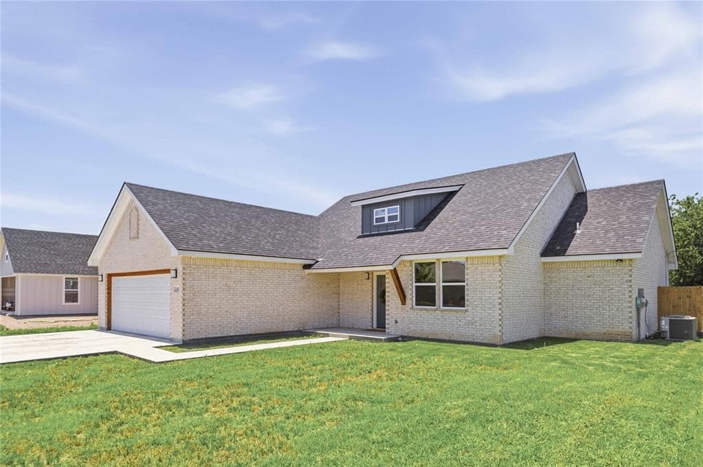 2103 Brooke Ln