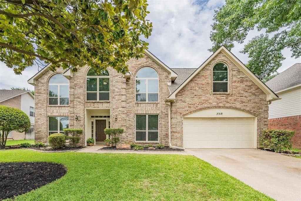 3318 Clearfield Dr