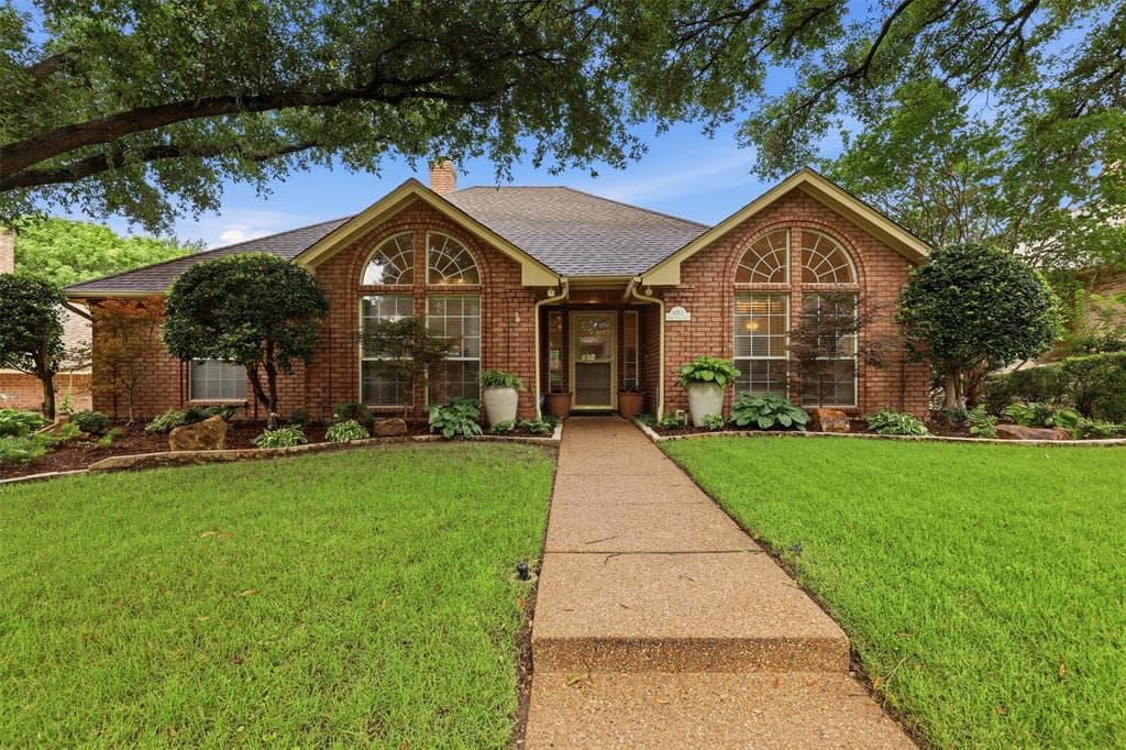 6913 Allen Place Dr