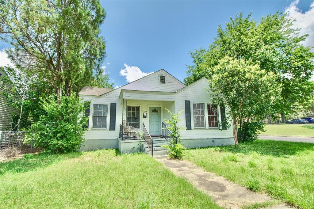 2224 Live Oak Ave