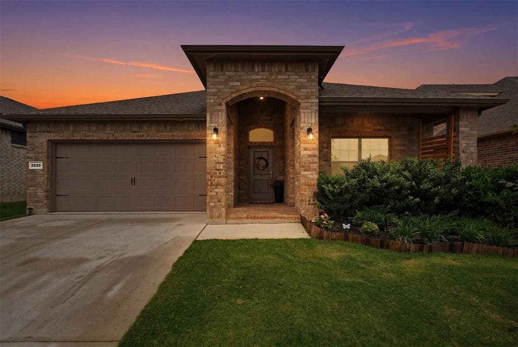 2220 Dyre Dr