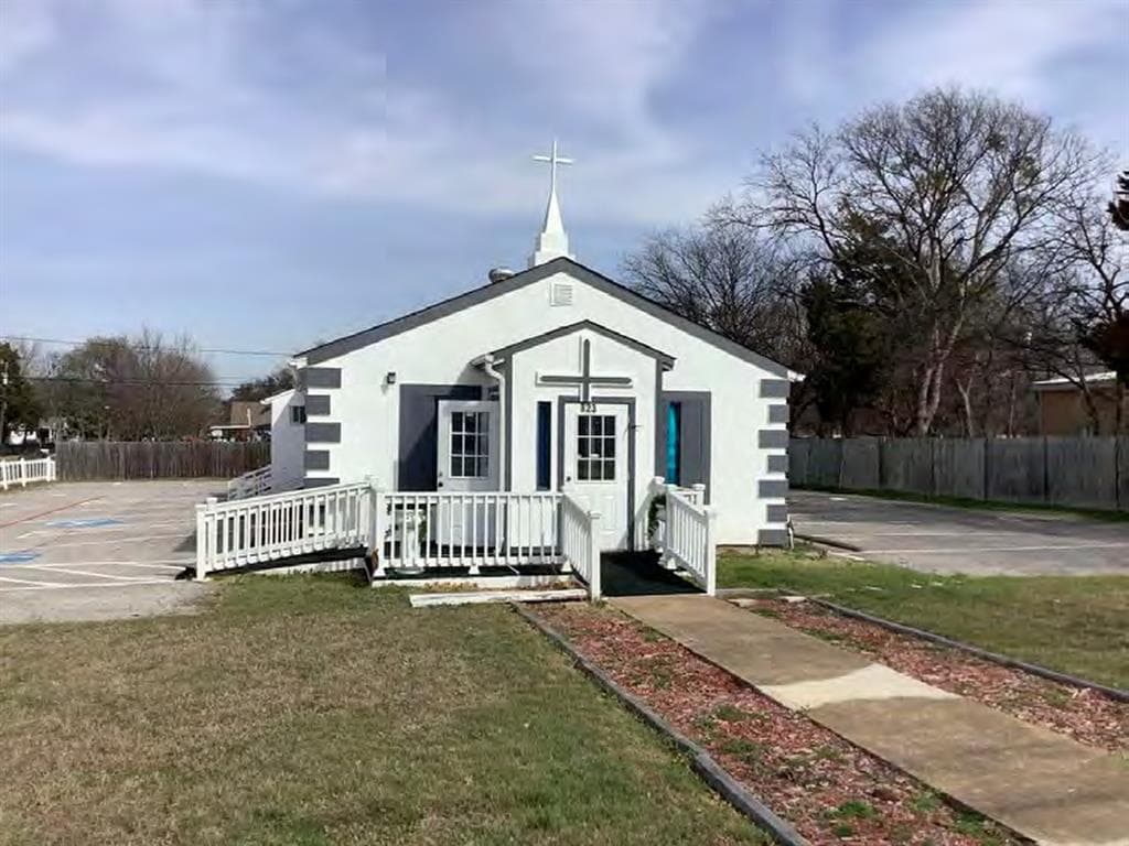 823 W Danieldale Rd