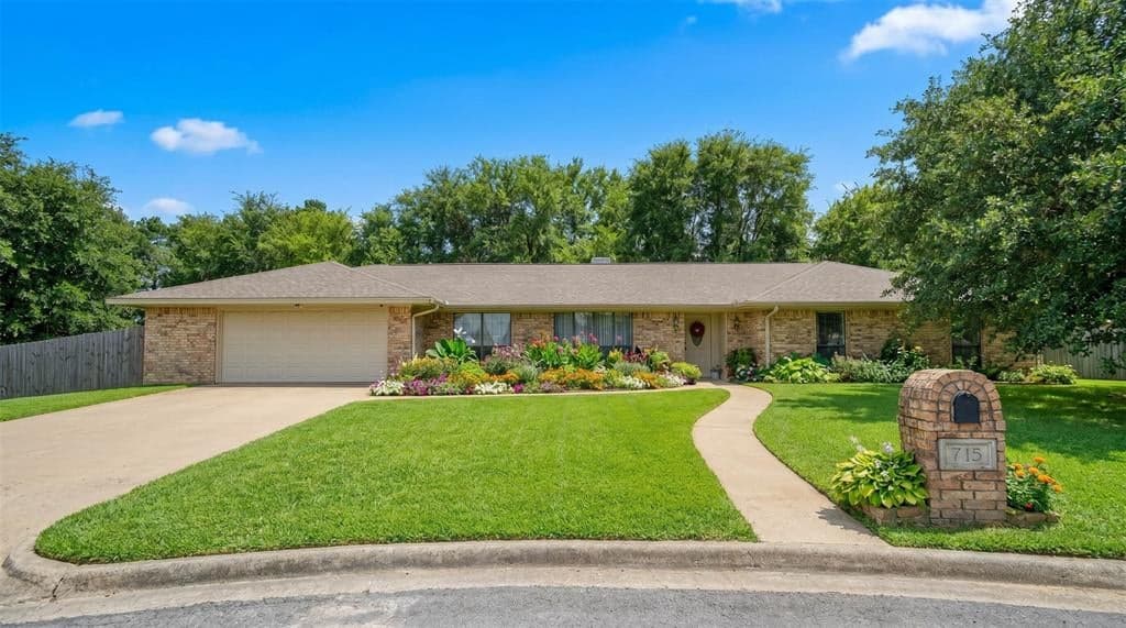 715 Hopper Ct