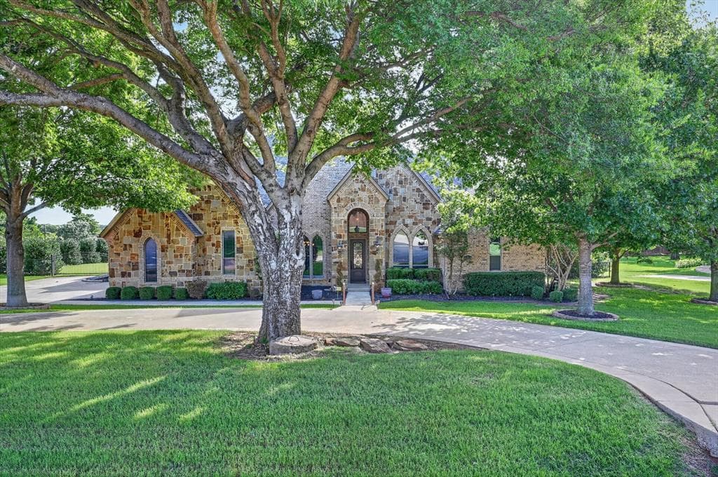 2313 Sandstone Ct