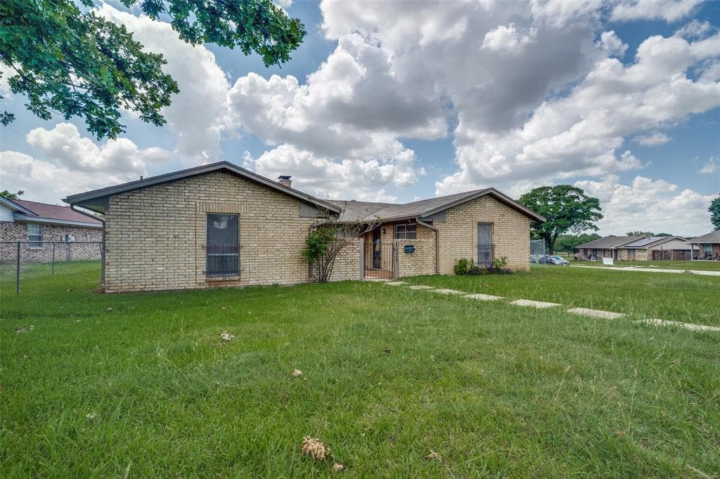 1421 Mount Vernon Dr