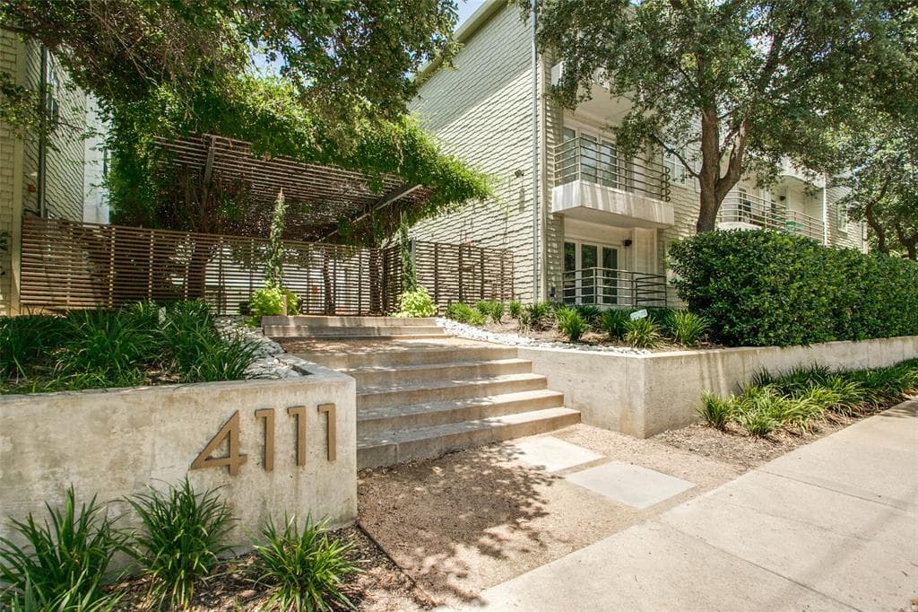 4111 Cole Ave Apt 40