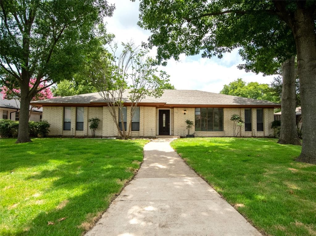 904 Lake Highlands Dr
