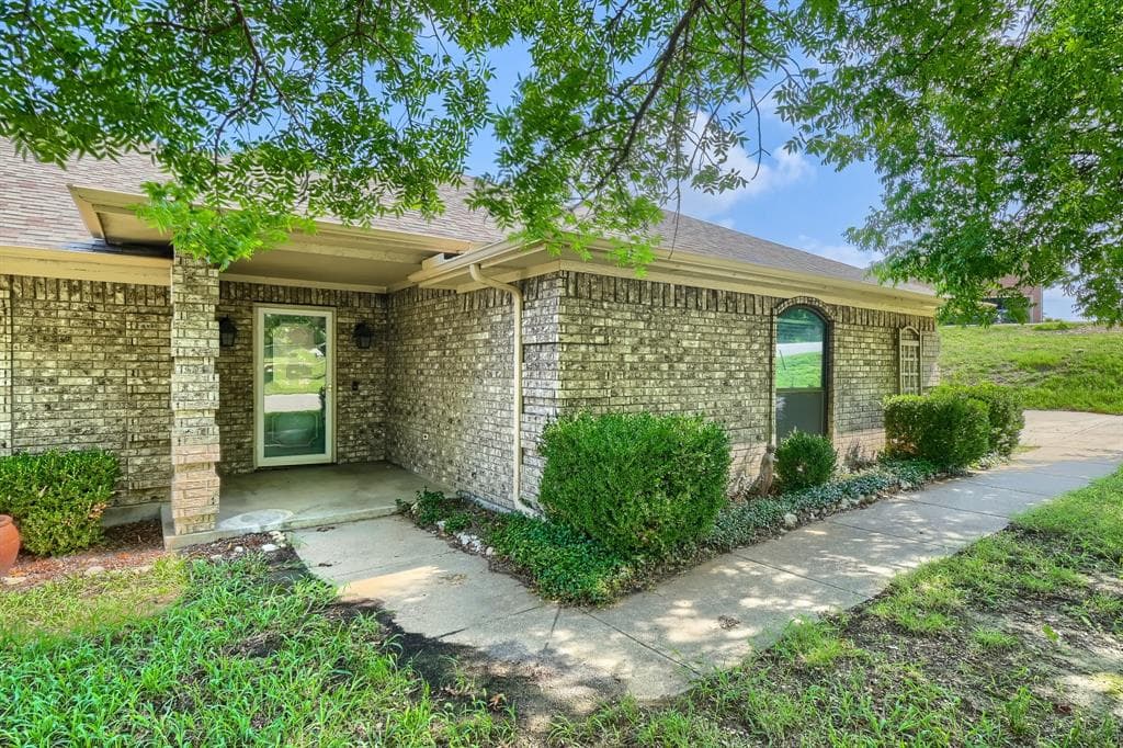 8821 Glen Hollow Dr