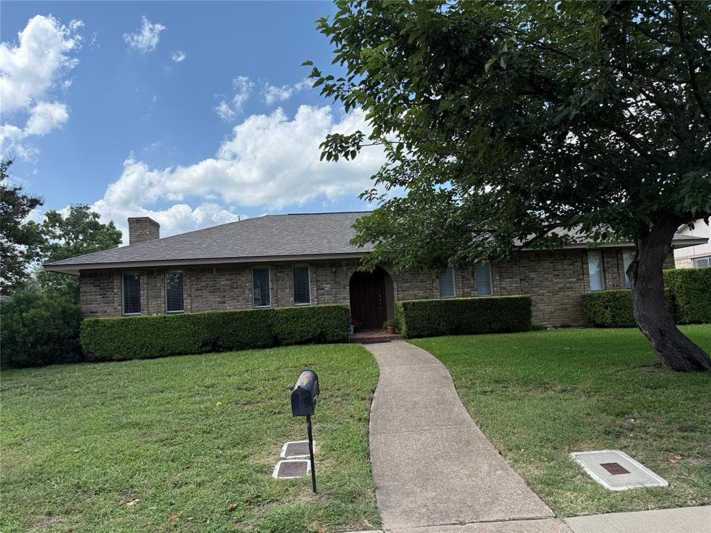 215 Roma Dr