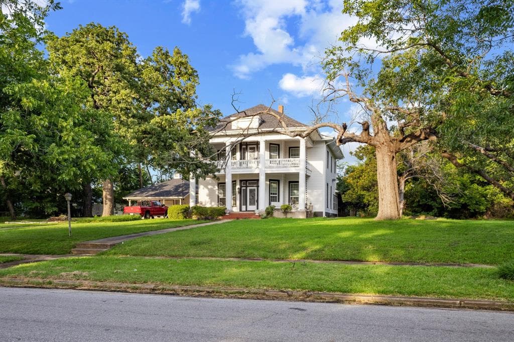 1114 S Houston Ave
