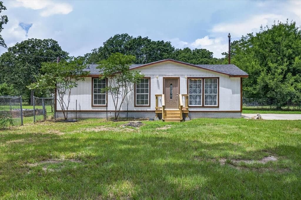 250 E Golden Oaks Dr