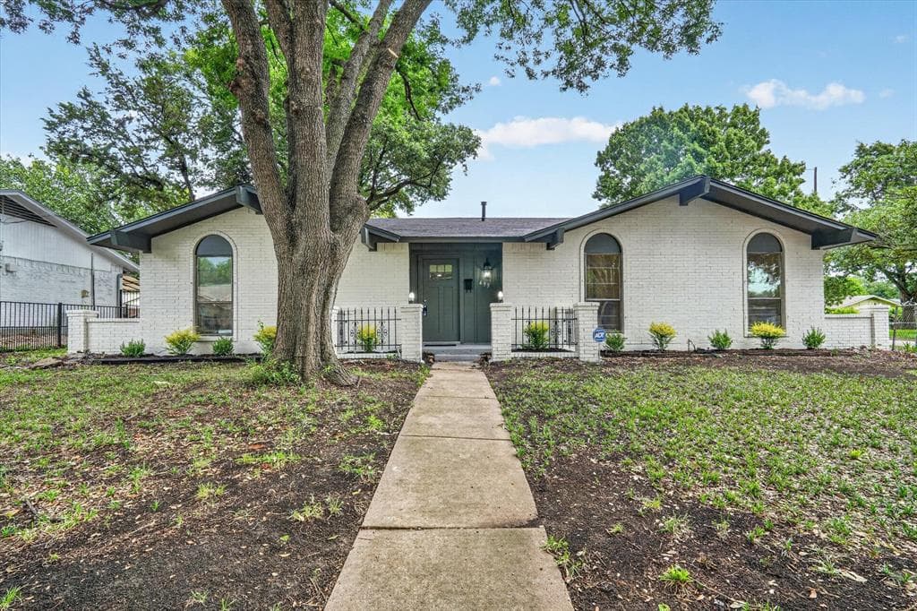 439 Candlelight Ave